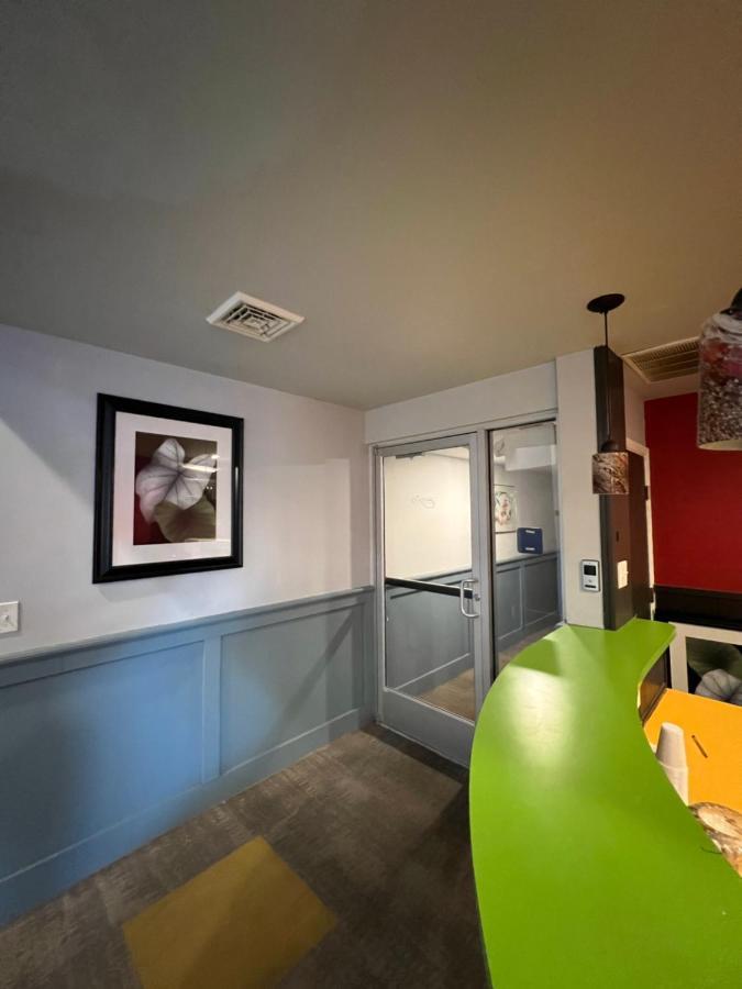 Chateau Suites นอร์ริสทาวน์ ภายนอก รูปภาพ