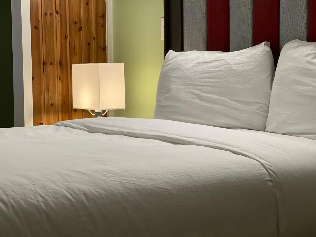 Chateau Suites นอร์ริสทาวน์ ภายนอก รูปภาพ